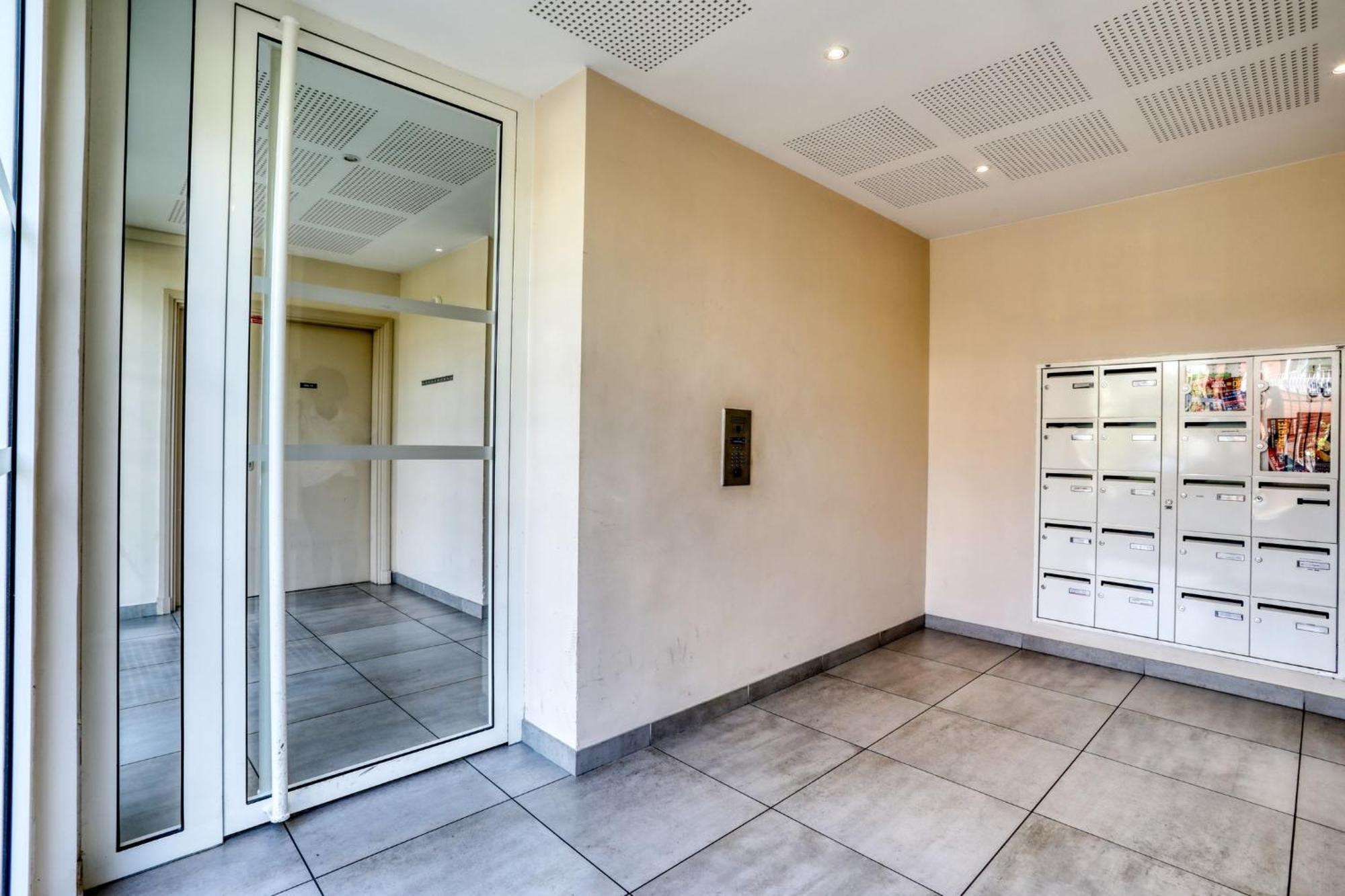 "Le Serenity ", Appartement Spacieux ,Balcon, Parking Prive Gratuit, Netflix, Proche Cdg Et Stade De France Stains Eksteriør bilde